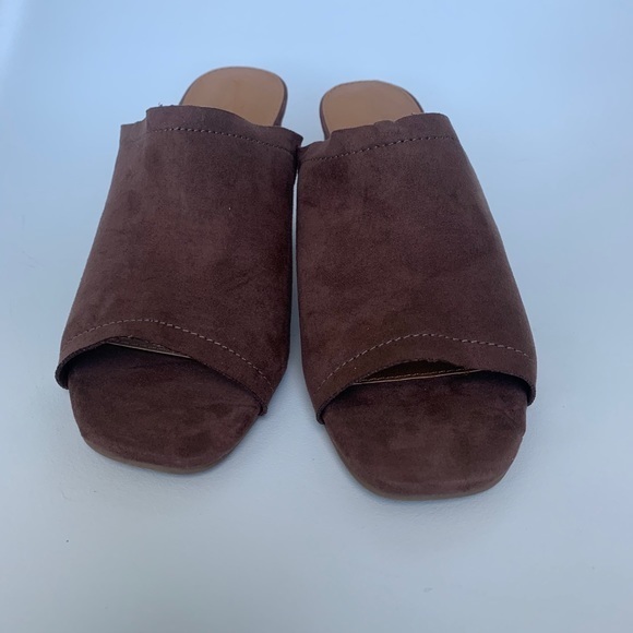 Universal‎ Thread Brown Norelle Stacked Heel - Picture 2 of 6